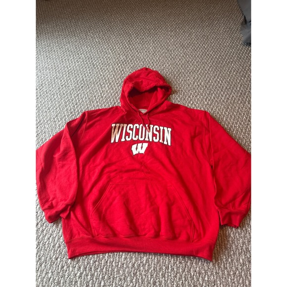 Wisconsin Badgers NCAA Red Hoodie Sweatshirt College Apparel Brand New - Picture 1 of 5